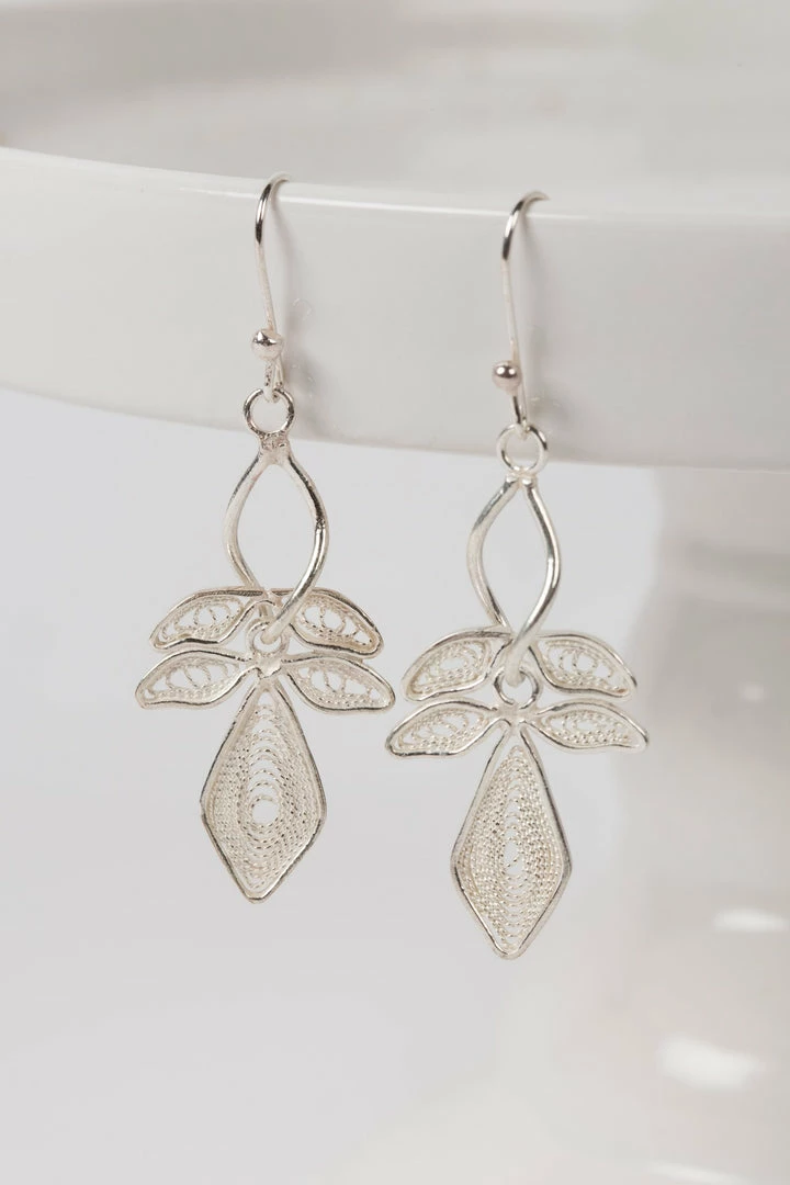 Deals 🥰 Ten Thousand Villages Lily Filigree Earrings Handcrafted In Indonesia ✨ 4 Ten Thousand Villages Lily Filigree Earrings Handcrafted In Indonesia